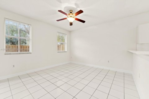 Touwnhouse à vendre à Homestead, Floride: 3 chambres, 160.91 m2 № 2263230 - photo 12