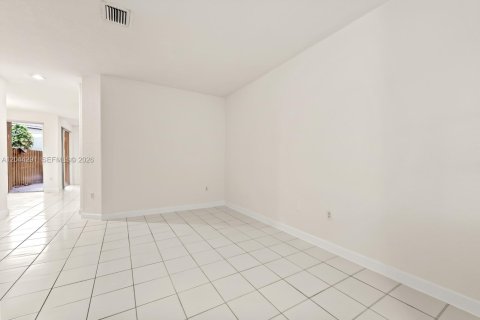 Touwnhouse à vendre à Homestead, Floride: 3 chambres, 160.91 m2 № 2263230 - photo 2