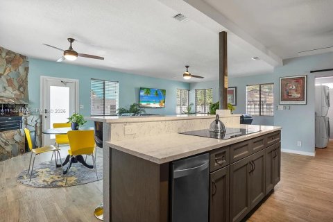 Villa ou maison à vendre à Wilton Manors, Floride: 3 chambres, 152.73 m2 № 2005972 - photo 2