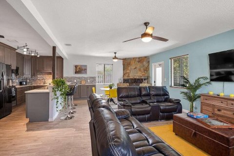 Villa ou maison à vendre à Wilton Manors, Floride: 3 chambres, 152.73 m2 № 2005972 - photo 4