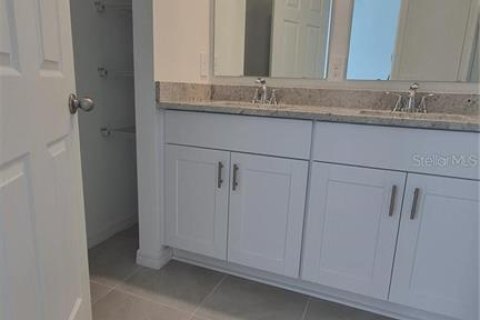 Touwnhouse à louer à Clermont, Floride: 3 chambres, 137.96 m2 № 2426002 - photo 12