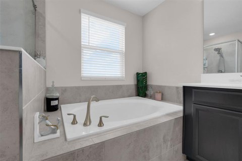 House in Four Corners, Florida 6 bedrooms, 356.09 sq.m. № 1552763 - photo 28