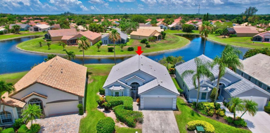 House in Delray Beach, Florida 3 bedrooms, 128.39 sq.m. № 1221501