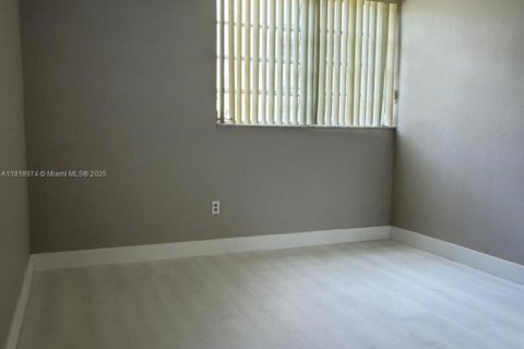 Купить кондоминиум в Майами, Флорида 2 спальни, 96.25м2, № 1776297 - фото 8
