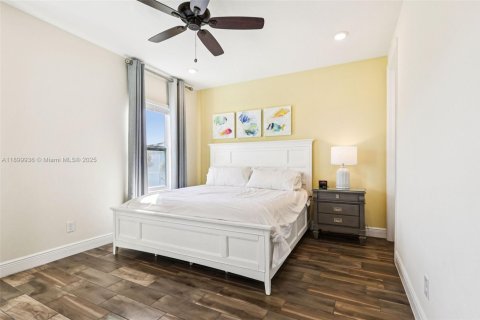 Купить таунхаус в Киссимми, Флорида 3 спальни, № 2014828 - фото 22