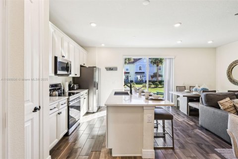 Купить таунхаус в Киссимми, Флорида 3 спальни, № 2014828 - фото 14