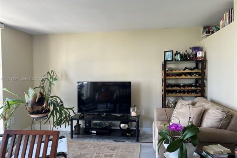 Купить кондоминиум в Санни-Айлс-Бич, Флорида 2 спальни, 122.63м2, № 2042268 - фото 18