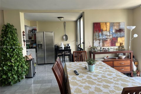 Купить кондоминиум в Санни-Айлс-Бич, Флорида 2 спальни, 122.63м2, № 2042268 - фото 23