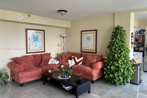 Купить кондоминиум в Санни-Айлс-Бич, Флорида 2 спальни, 122.63м2, № 2042268 - фото 22