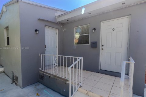 Снять в аренду виллу или дом в Холливуд, Флорида 1 спальня, № 1951574 - фото 11