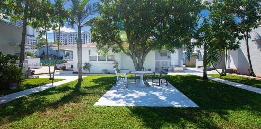 Дом в Холливуд, Флорида 1 спальня № 1951574