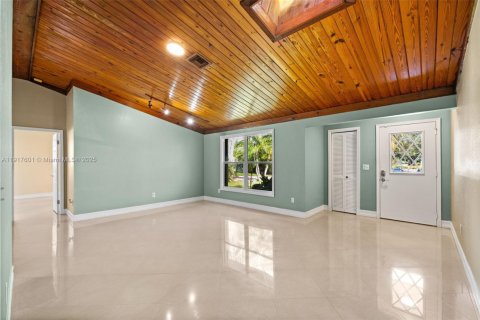 House in Pembroke Pines, Florida 4 bedrooms, 173.26 sq.m. № 1973975 - photo 7
