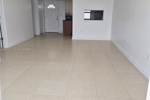 Купить кондоминиум в Авентура, Флорида 1 спальня, 71.35м2, № 1974805 - фото 17