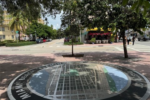 Commercial property in Miami Beach, Florida № 1963072 - photo 14