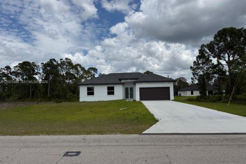 Villa ou maison à Lehigh Acres, Floride 4 chambres № 2335771