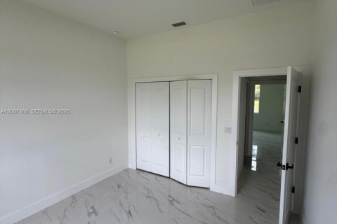 Villa ou maison à louer à Lehigh Acres, Floride: 4 chambres № 2335771 - photo 18