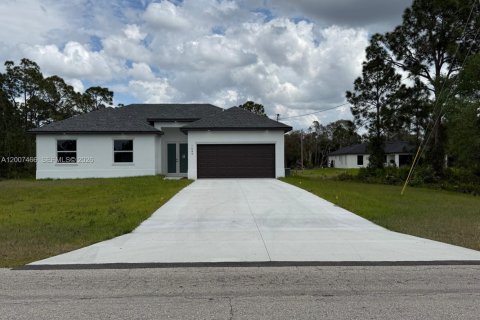 Villa ou maison à louer à Lehigh Acres, Floride: 4 chambres № 2335771 - photo 2