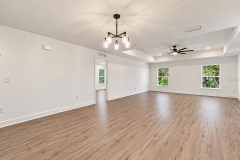 Casa en venta en Weeki Wachee, Florida, 3 dormitorios, 146.79 m2 № 2416304 - foto 14