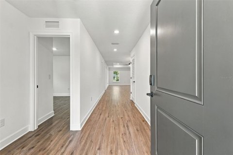 Casa en venta en Weeki Wachee, Florida, 3 dormitorios, 146.79 m2 № 2416304 - foto 6