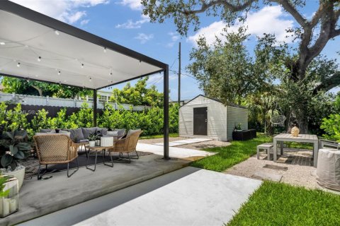 House in Miami, Florida 3 bedrooms, 114.18 sq.m. № 1976190 - photo 30