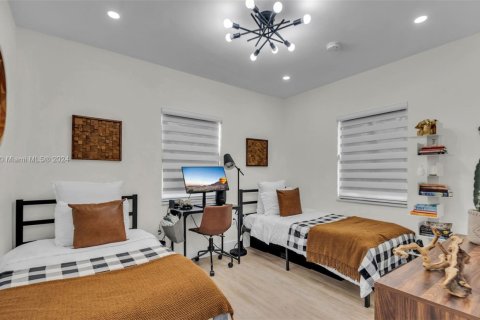 House in Miami, Florida 3 bedrooms, 114.18 sq.m. № 1976190 - photo 15