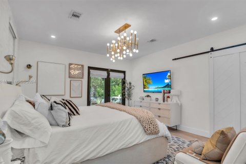 House in Miami, Florida 3 bedrooms, 114.18 sq.m. № 1976190 - photo 25