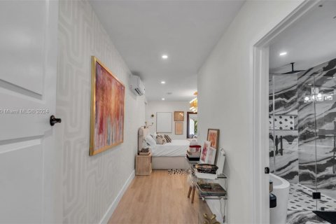 House in Miami, Florida 3 bedrooms, 114.18 sq.m. № 1976190 - photo 20