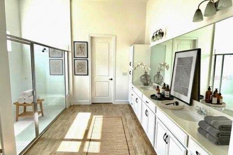 House in Winter Garden, Florida 4 bedrooms, 277.41 sq.m. № 2127879 - photo 11