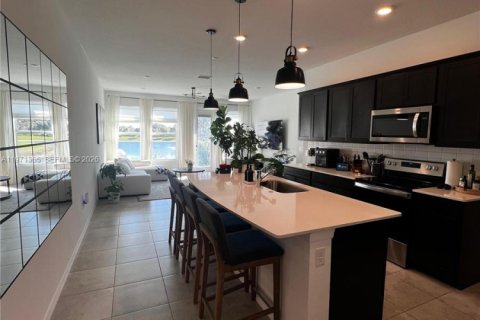 Townhouse in Greenacres, Florida 3 bedrooms, 152.73 sq.m. № 2042064 - photo 7