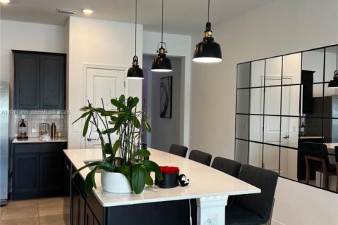 Townhouse in Greenacres, Florida 3 bedrooms, 152.73 sq.m. № 2042064 - photo 8