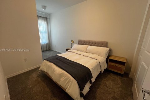 Townhouse in Greenacres, Florida 3 bedrooms, 152.73 sq.m. № 2042064 - photo 3