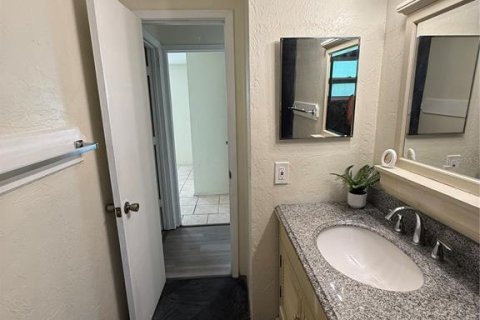Commercial property in Clearwater, Florida 6 bedrooms, 154.59 sq.m. № 2091715 - photo 10