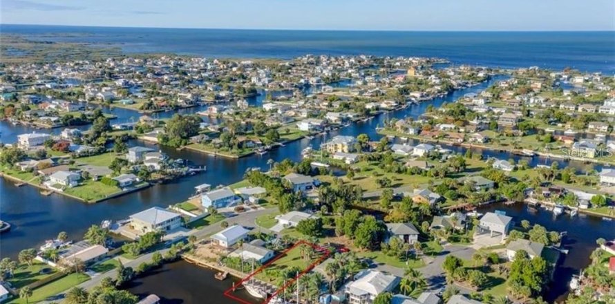 Land in Hernando Beach, Florida № 1883994