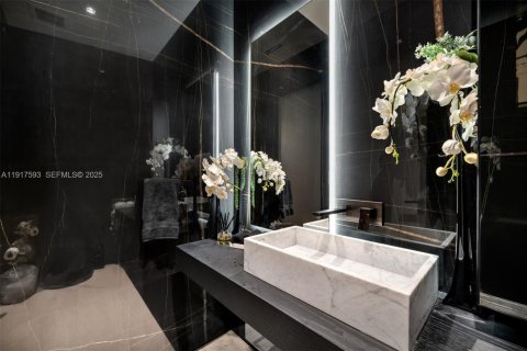 Casa en venta en Golden Beach, Florida, 6 dormitorios, 525.83 m2 № 1982453 - foto 16