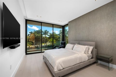 Casa en venta en Golden Beach, Florida, 6 dormitorios, 525.83 m2 № 1982453 - foto 23