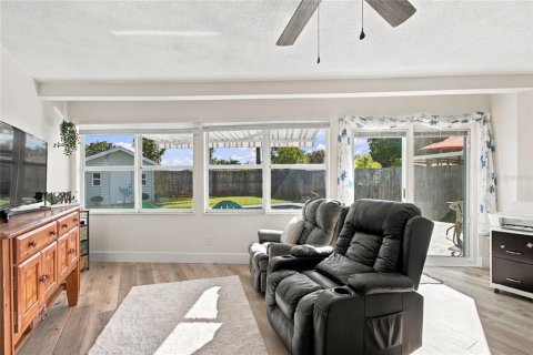 House in Oldsmar, Florida 3 bedrooms, 139.26 sq.m. № 2393936 - photo 19