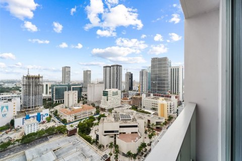 Condo in Miami, Florida, 1 bedroom  № 1862188 - photo 10