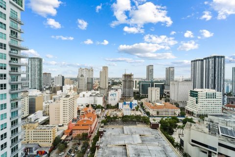 Condo in Miami, Florida, 1 bedroom  № 1862188 - photo 11