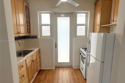 Apartamento en alquiler en Miami Beach, Florida, 51.1 m2 № 1928724 - foto 11