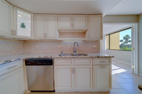 Купить кондоминиум в Клируотер, Флорида 9 комнат, 150.41м2, № 2221781 - фото 21