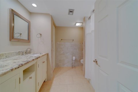 Купить кондоминиум в Клируотер, Флорида 9 комнат, 150.41м2, № 2221781 - фото 28