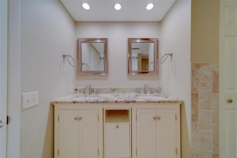 Купить кондоминиум в Клируотер, Флорида 9 комнат, 150.41м2, № 2221781 - фото 30