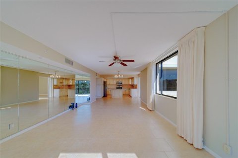 Купить кондоминиум в Клируотер, Флорида 9 комнат, 150.41м2, № 2221781 - фото 10