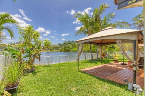 House in Pembroke Pines, Florida 4 bedrooms, 140.28 sq.m. № 2068162 - photo 20