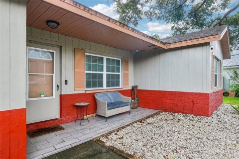 House in Palm Harbor, Florida 3 bedrooms, 102.38 sq.m. № 2410709 - photo 2