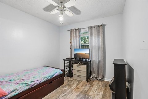 House in Palm Harbor, Florida 3 bedrooms, 102.38 sq.m. № 2410709 - photo 15