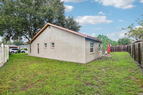 House in Palm Harbor, Florida 3 bedrooms, 102.38 sq.m. № 2410709 - photo 16