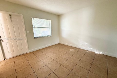 Casa en alquiler en Fort Lauderdale, Florida, 2 dormitorios, 92.9 m2 № 2011827 - foto 7