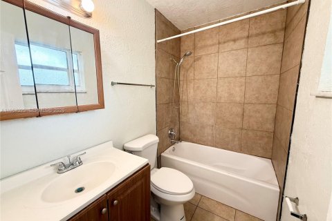 Casa en alquiler en Fort Lauderdale, Florida, 2 dormitorios, 92.9 m2 № 2011827 - foto 9