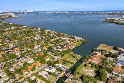 Купить виллу или дом в Майами, Флорида 6 спален, № 2066545 - фото 11